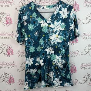 Scrubs T-shirt top flowers daisy Floral V-Neck Women Top - Blue and White